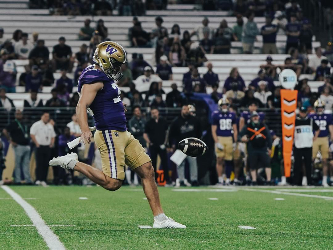 College punter — Washington